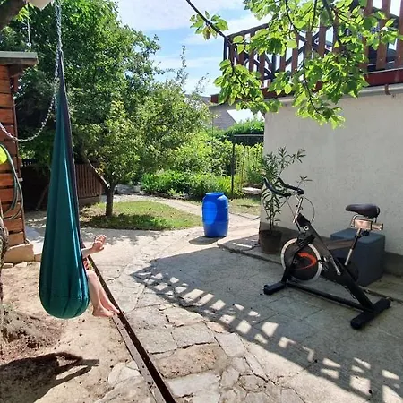 Baker Street Aparthotel Balatonalmadi