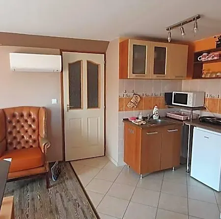Baker Street Hotel de apartamente Balatonalmádi